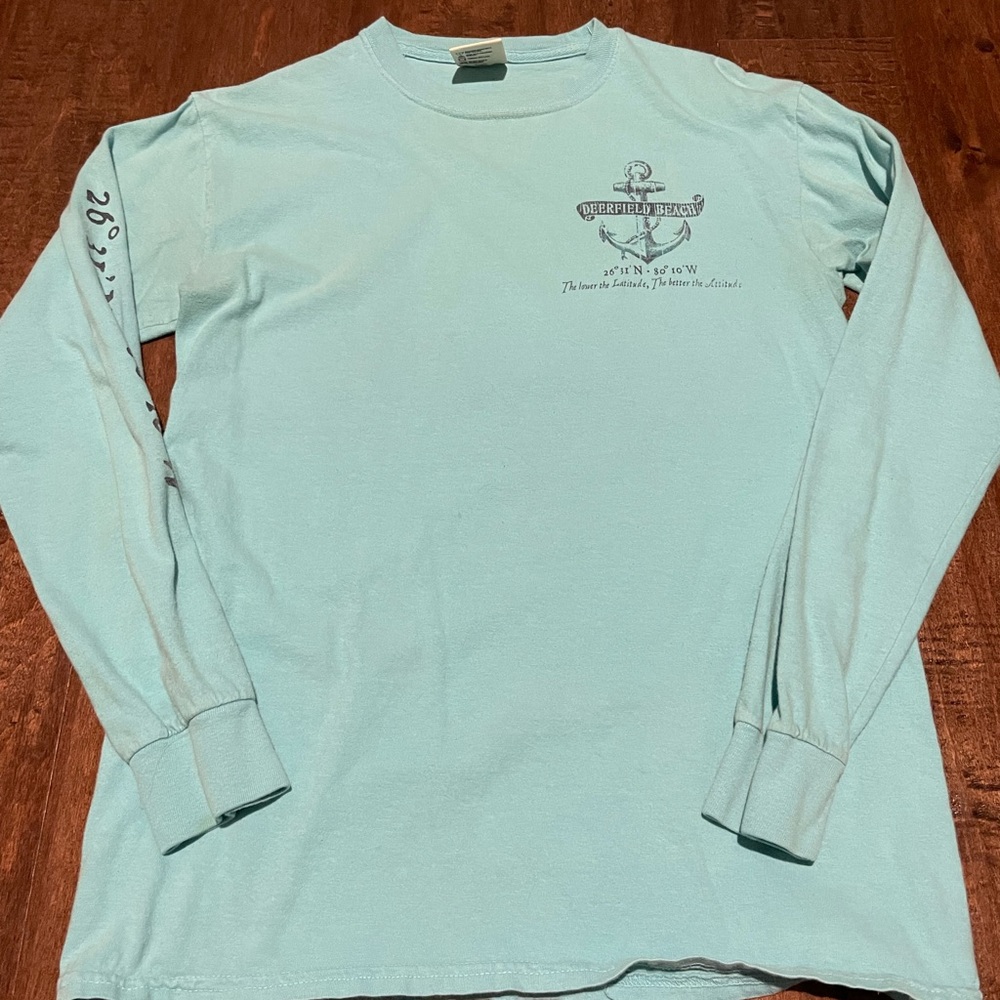 Long sleeve t-shirt